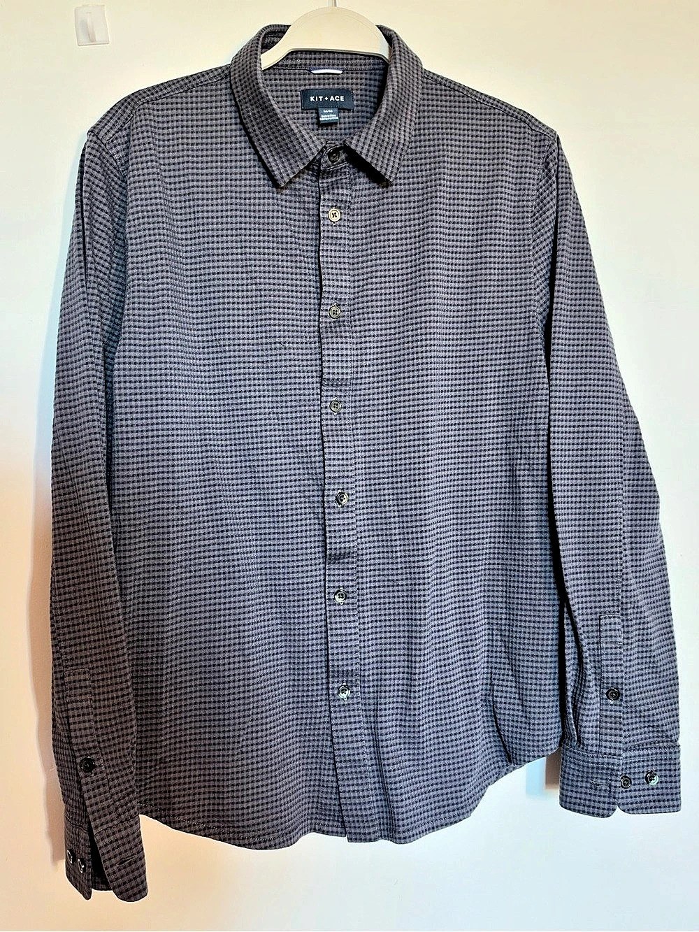Kit + Ace Men’s Textured Check Long Sleeve Button-Up Shirt – M